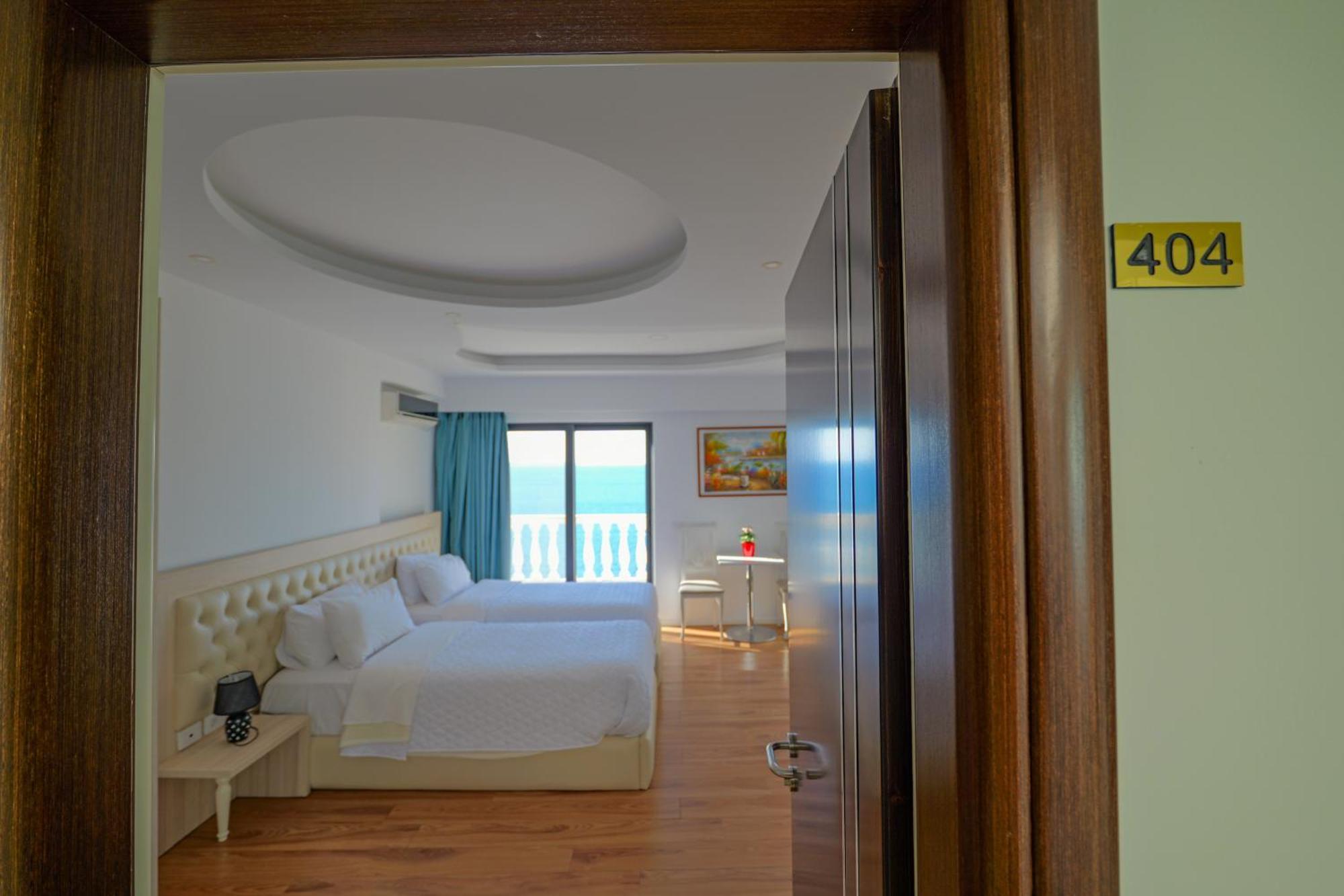 סרנדה Hotel Iliria מראה חיצוני תמונה